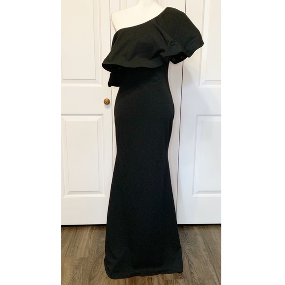 Lulus Dresses & Skirts - • Lulu’s Ruffle One Shoulder Black Mermaid Gown •